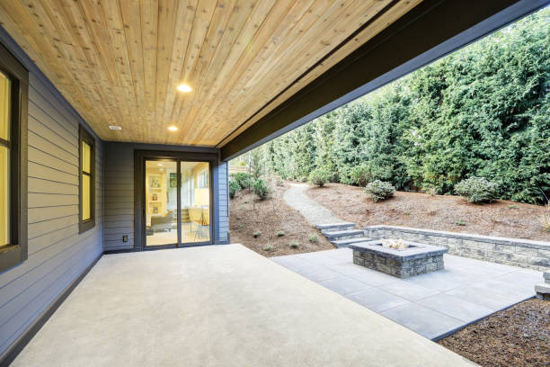 istock Luxurious new construction home exterior in Bellevue, WA 876867892