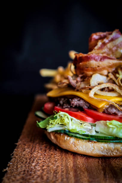 바베 큐 버거 - guacamole bacon burger bacon cheeseburger 뉴스 사진 이미지