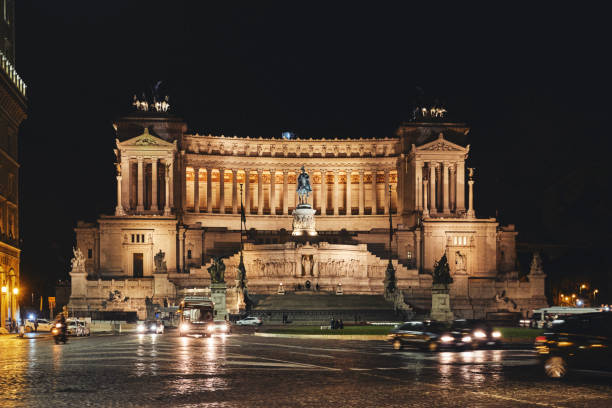 istock Night view of Vittoriano in Rome 876919372