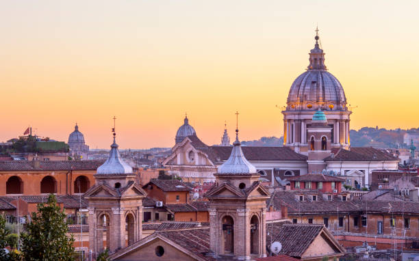 夕暮れ、イタリア ローマのサン カルロ ・ アル ・ コルソ教会 - rome italy city cupola ストックフォトと画像