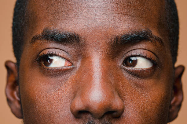 istock Positive thinking African-American man on brown background 877079078