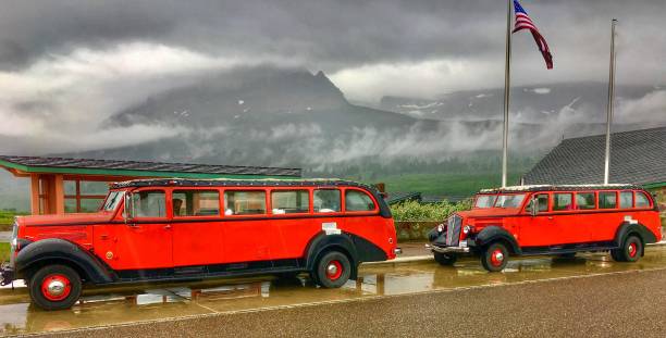 미국 빙하 국립 공원 - us glacier national park montana bus park 뉴스 사진 이미지