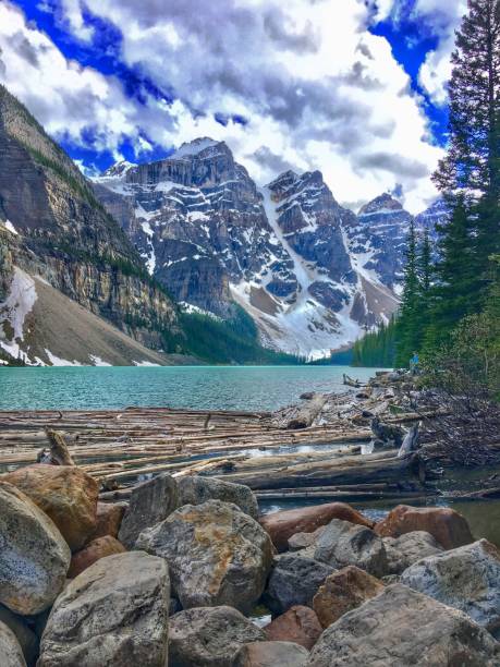 istock Moraine Lake 877118354