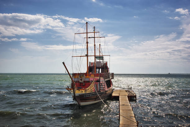 moored old sailing ship - sailing ship nautical vessel rigging industrial ship imagens e fotografias de stock