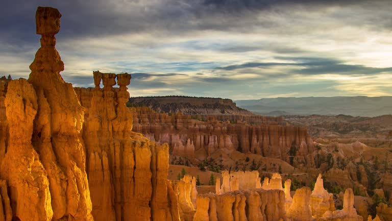 Sunrise in Bryce Canyon - Time Lapse