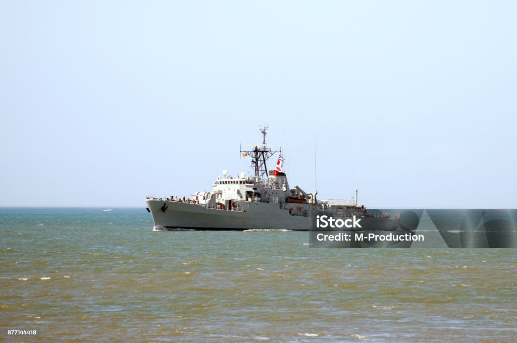 Corvette válečná loď v moři. - Bez autorských poplatků Válečné loďstvo Stock fotka Corvette válečná loď v moři. - Bez autorských poplatků Válečné loďstvo Stock fotka