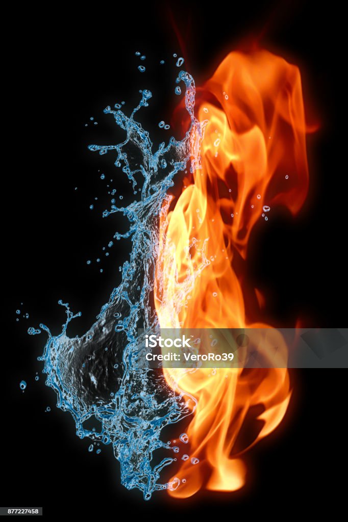 Foto de Fogo E Água Em Um Fundo Preto e mais fotos de stock de Fogo - Fogo,  Água, Conflito - iStock