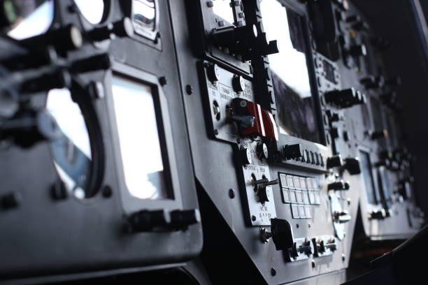 dispositivo en la cabina del piloto - cockpit airplane aerospace industry control fotografías e imágenes de stock