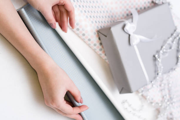 istock holiday professional gift handmade wrapping 877273902