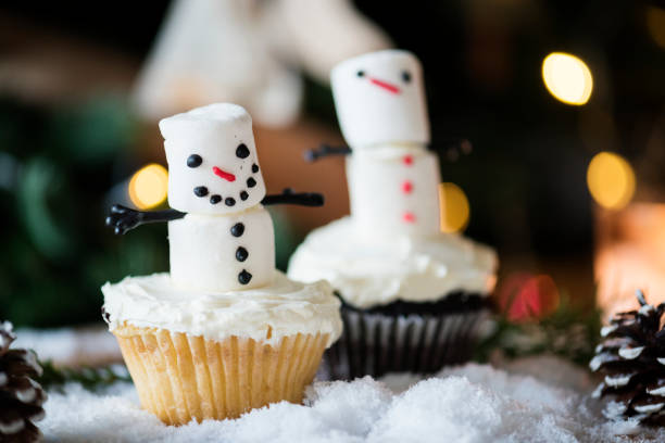 istock Marshmallow snowman Christmas cupcake 877278524