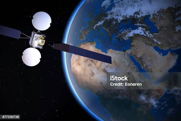 Planeta Tierra Vía Satélite Foto de stock y más banco de imágenes de Satélite - Satélite, Antena parabólica, Radiotelescopio