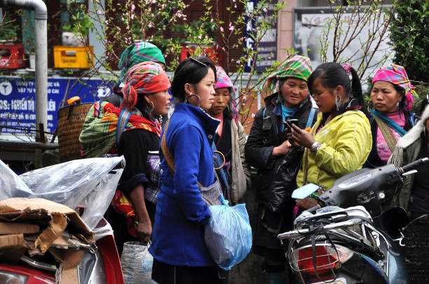 hmong woman (mniejszość chińska) w: sapa - 16319 zdjęcia i obrazy z banku zdjęć