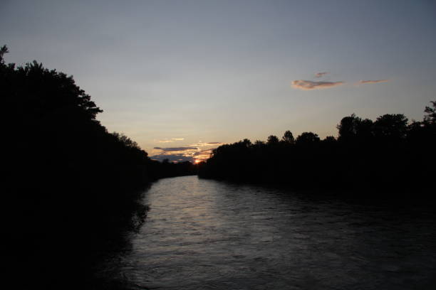 Himmel über dem Fluss – Foto