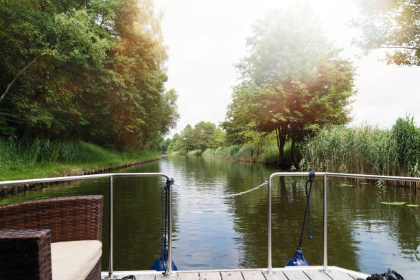istock Family vacation – Houseboat 877498114
