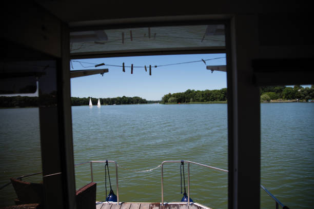 istock Family vacation – Houseboat 877504796