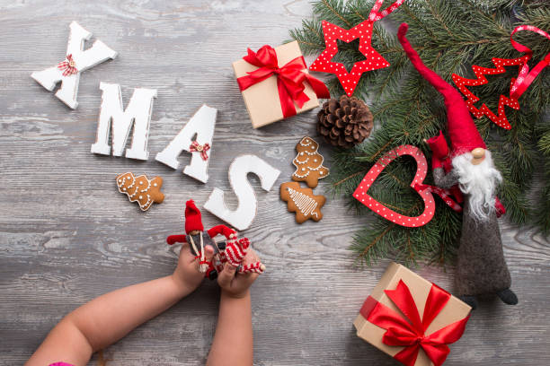 istock Girl waiting  for Christmas 877704608