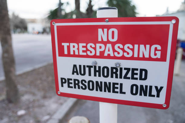 istock No Trespassing Authorized Personnel Only 877729318
