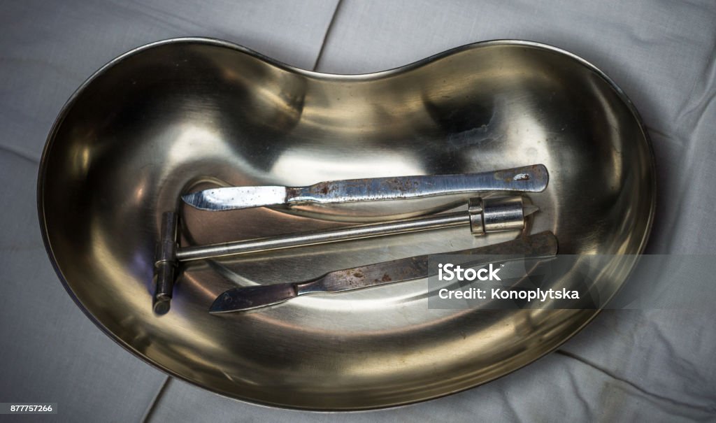 Rusty Operating Instruments Old Operating Room With Rusty Tools Stock Photo - Download Image Now ...