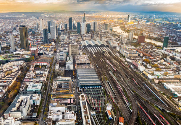 Frankfurt: skyline of Frankfurt an Main in spectacular light