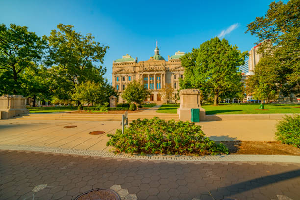 istock Indianapolis downtown district with courthouse and grounds, Indiana (P) 877766886
