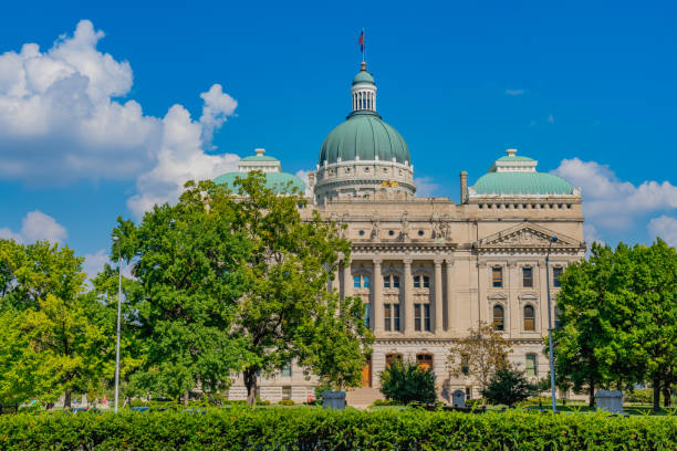 istock Indianapolis downtown district with courthouse and grounds, Indiana 877767688
