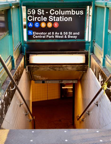 nyc метро - subway station urban scene city new york city стоковые фото и изображения