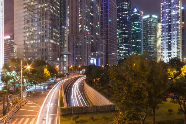 scena nocna w szanghaju - travel urban scene blurred motion shanghai zdjęcia i obrazy z banku zdjęć