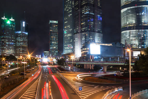 scena nocna w szanghaju - travel urban scene blurred motion shanghai zdjęcia i obrazy z banku zdjęć