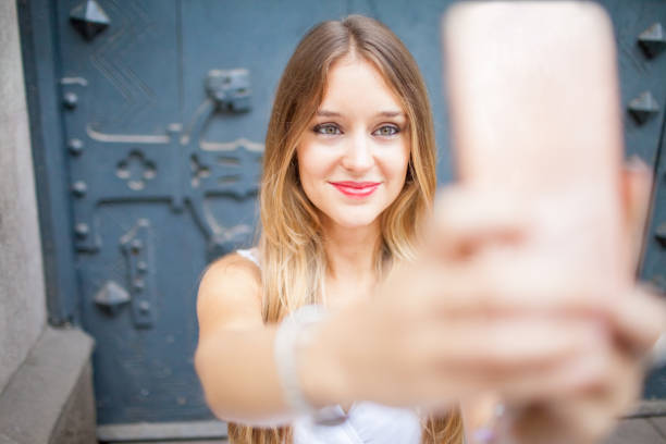 istock Content blogger shooting video for followers 878096046