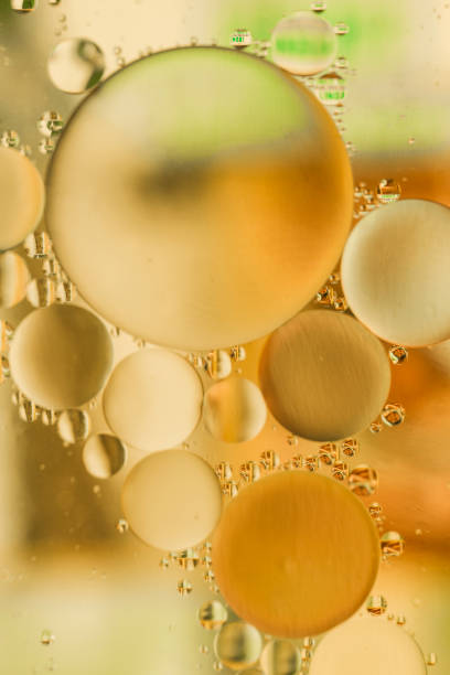 istock Oil on Water Art 878182156