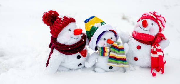istock Happy snowman family 878340144