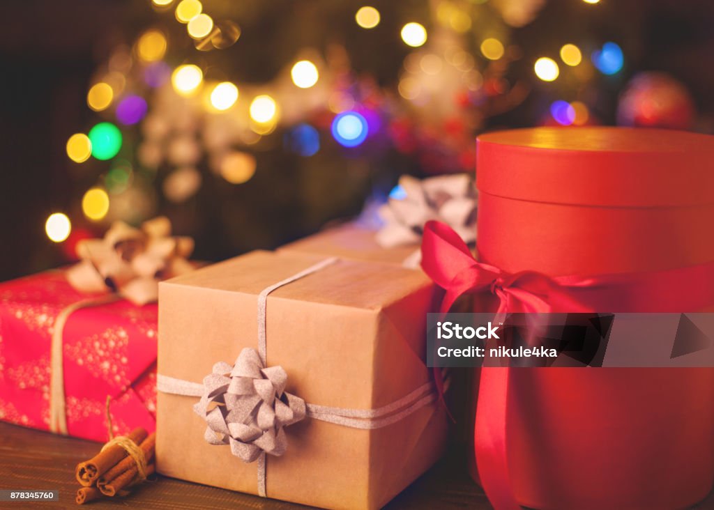 Concetto di Natale - Foto stock royalty-free di Regalo di Natale