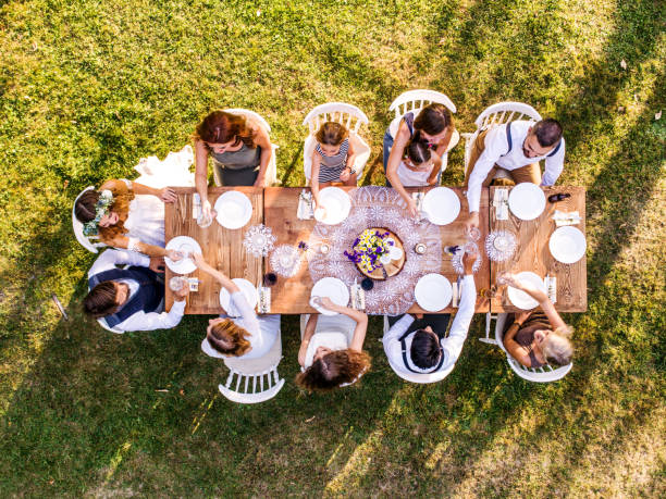 wedding reception outside in the backyard. - wedding champagne table wedding reception imagens e fotografias de stock