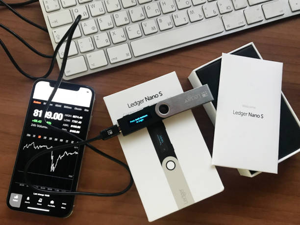 nova carteira de ferragem ledger nano s cryptocurrency - iphone trading stock market finance - fotografias e filmes do acervo