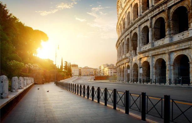 colosseum in the morning - rome ancient rome skyline ancient imagens e fotografias de stock