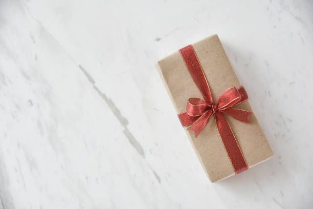 istock Close up Top view of Brown gift box. 878493494