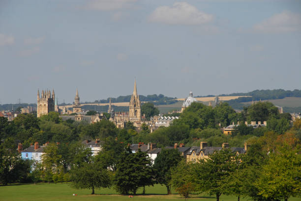 istock Skyline of Oxford in summer 878533912