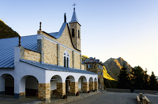 Iglesia de Santa Anna (Santa Ana) en Vinadio: Piamonte, Italia photo