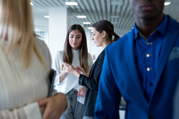 istock Business people in a lobby 878650738