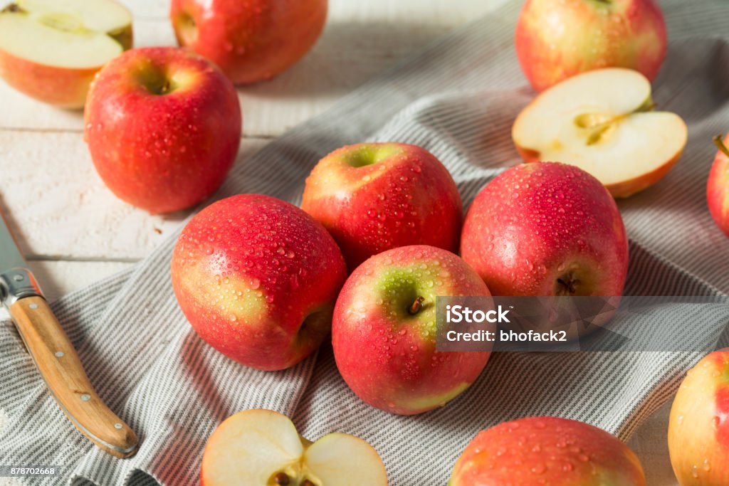 https://media.istockphoto.com/id/878702668/photo/raw-red-organic-pink-lady-apples.jpg?s=1024x1024&w=is&k=20&c=w2Dth4XG9ZVqEgMHad8bHugkj5QMLY8FIbK84Ray8f0=