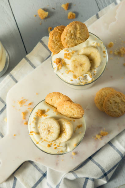 istock Sweet Homemade Banana Pudding 878725112