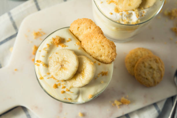 istock Sweet Homemade Banana Pudding 878730694
