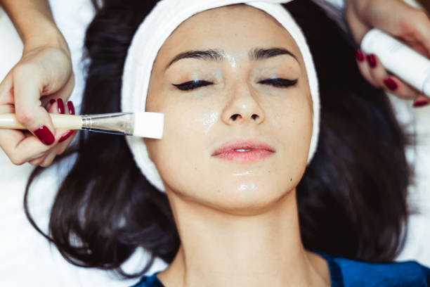 istock facial peels at the salon 878748438