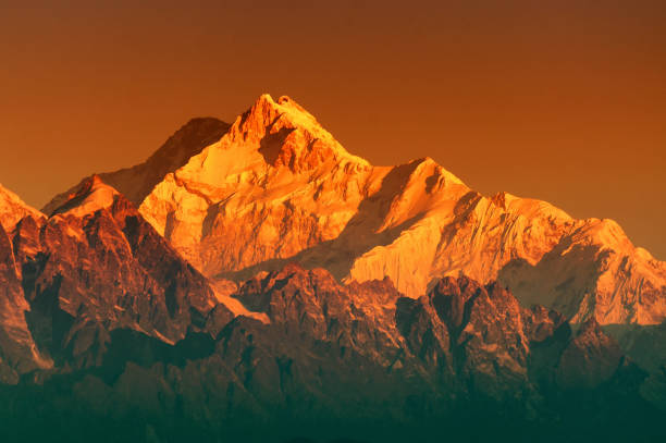 pierwsze światło na górze kanchenjugha, himalajskie pasmo górskie - mountain landscape rock european alps zdjęcia i obrazy z banku zdjęć