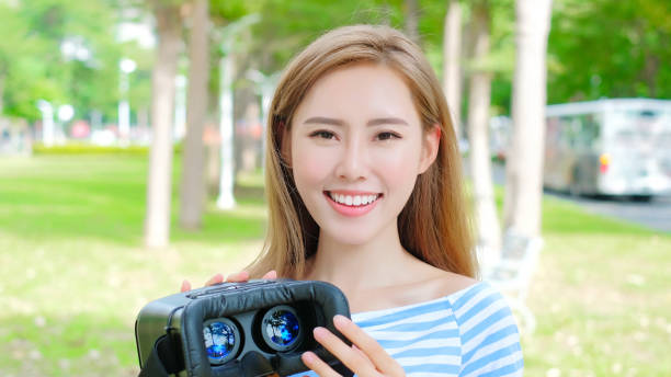 beauty woman use VR
