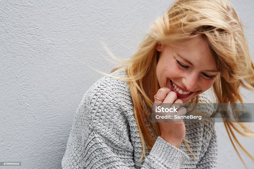 Junge Frau Lachen - Lizenzfrei Eine Frau allein Stock-Foto