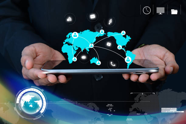 istock Man showing social network concept in tablet 878973178