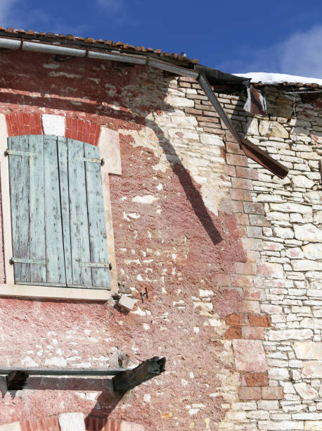 istock broken roof of an ancient house 879011890