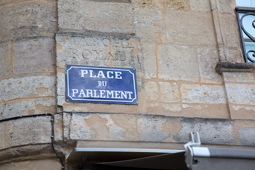 Muestra de calle, Plaza del Parlement, Bordeaux photo