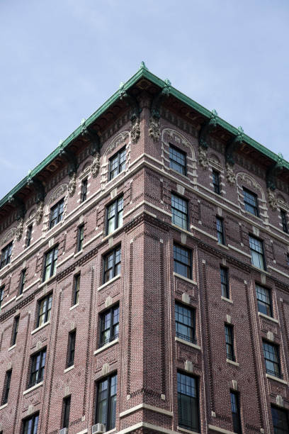 istock Traditional New York buildings 879031030